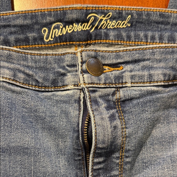 Universal Thread Light Blue Distressed Jeans - Picture 5 of 7